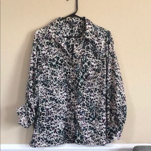 Patterned 3/4 length shirt with slit sides